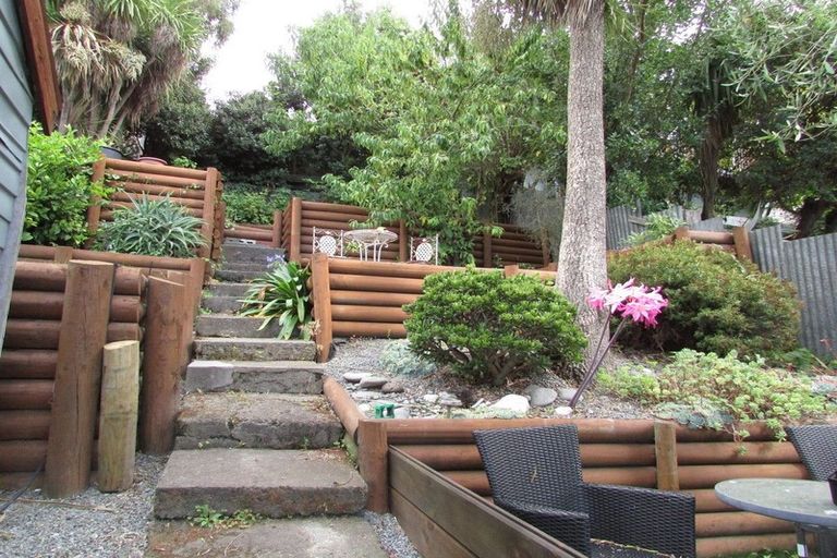 Photo of property in 11 Hawkhurst Road, Lyttelton, 8082