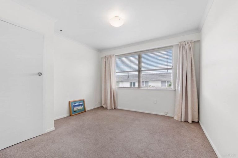 Photo of property in 1/45 Velma Road, Hillcrest, Auckland, 0627