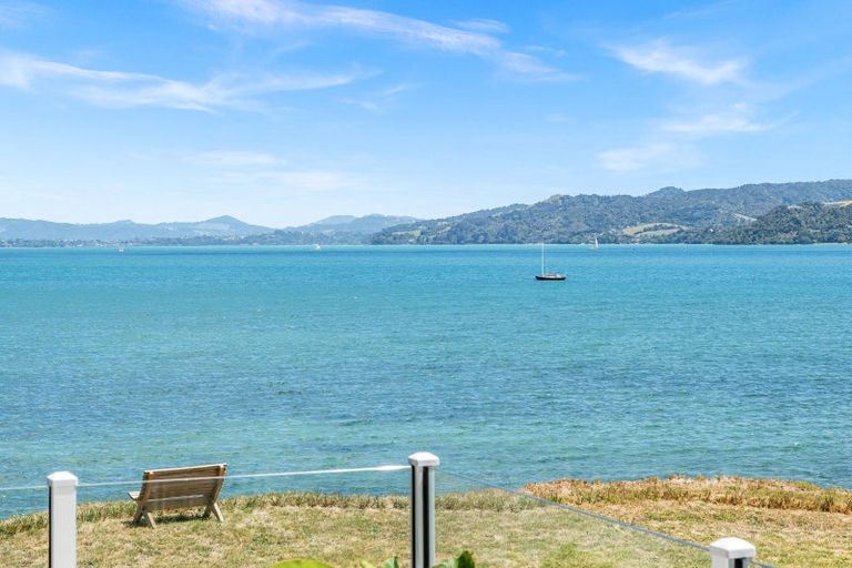 Photo of property in 36 Karoro Road, One Tree Point, 0118