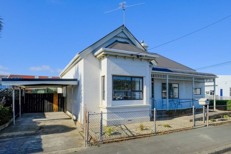 Photo of property in 19 Osmond Street, South Dunedin, Dunedin, 9012