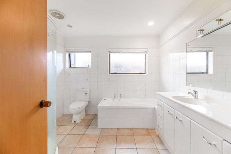 Photo of property in 9 White Heron Drive, Massey, Auckland, 0614