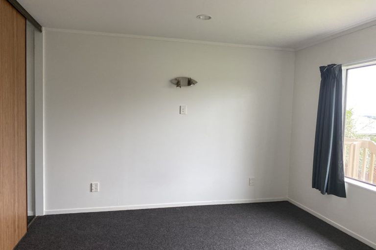 Photo of property in 9 Amery Place, West Harbour, Auckland, 0618