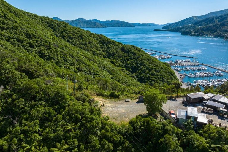 Photo of property in 43 Marina Drive, Waikawa, Picton, 7220