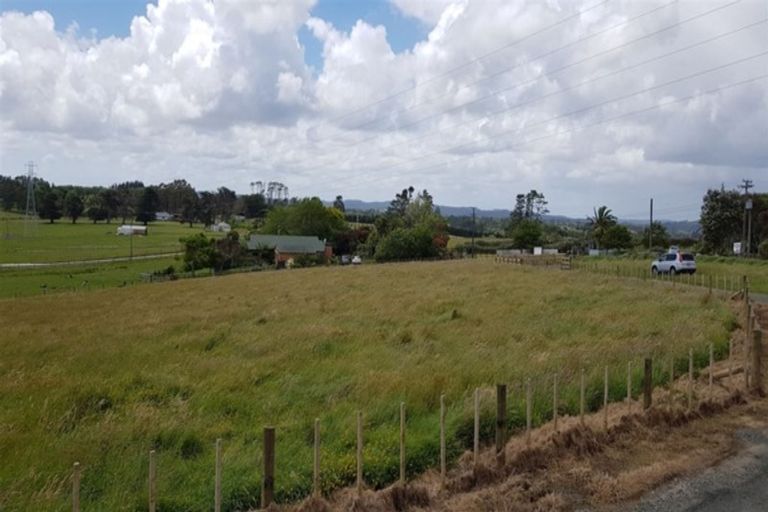 Photo of property in 141 Nixon Road, Taupaki, 0782