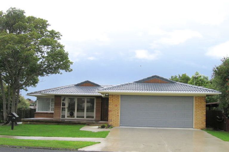 Photo of property in 30 Booralee Avenue, Botany Downs, Auckland, 2010