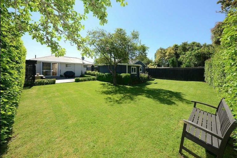 Photo of property in 8 Yardley Street, Avonhead, Christchurch, 8042