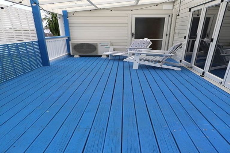 Photo of property in 69 Maplesden Drive, Clendon Park, Auckland, 2103