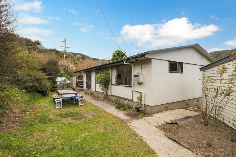 Photo of property in 8 Morepork Lane, Waipori Falls, Outram, 9073