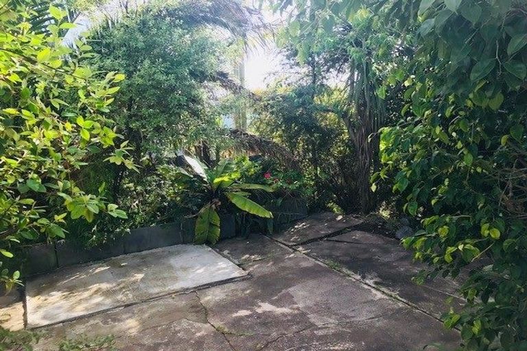 Photo of property in 23 Verbena Road, Birkdale, Auckland, 0626