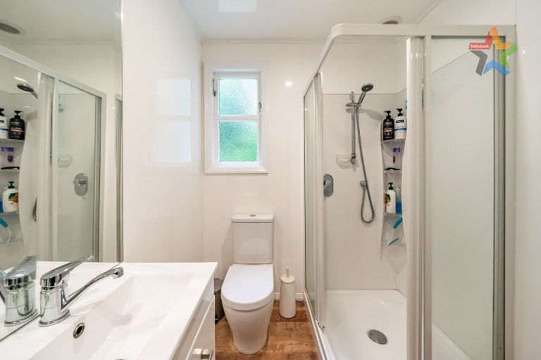 Photo of property in 4 Powell Road, Kelson, Lower Hutt, 5010