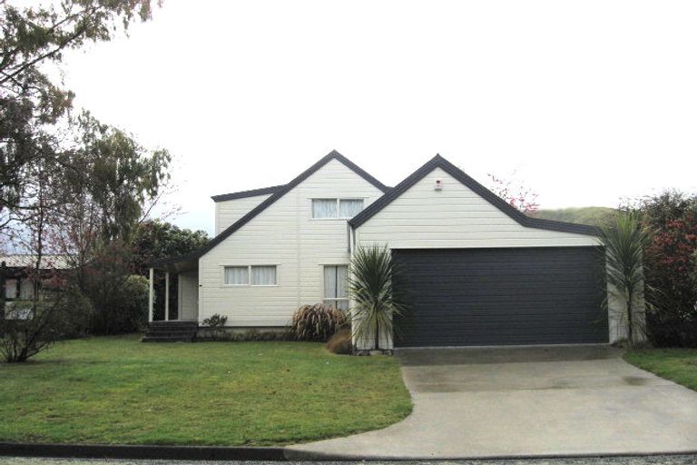 Photo of property in 16 Keitha Place, Kinloch, Taupo, 3377