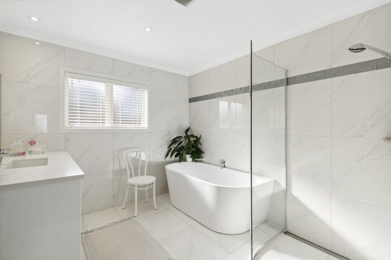 Photo of property in 9 Imran Terrace, Khandallah, Wellington, 6035