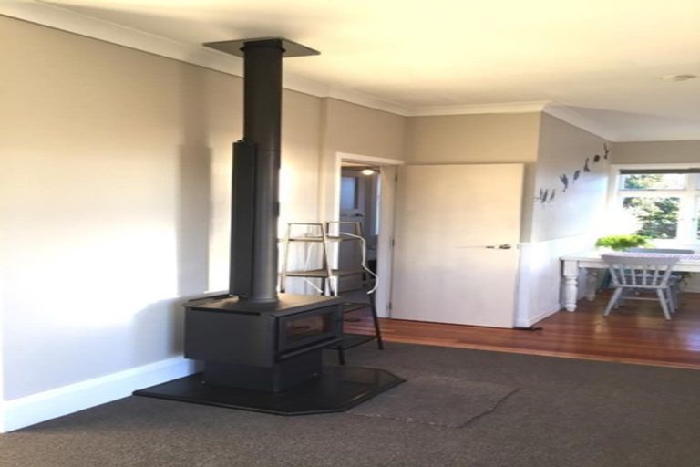 Photo of property in 28 Matenga Street, Waikanae, 5036