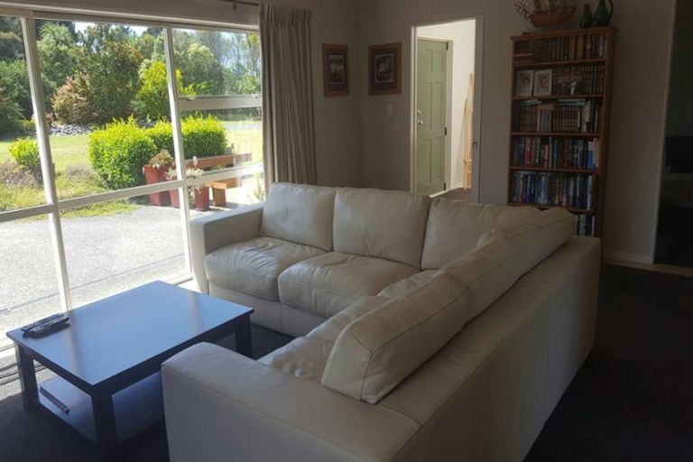 Photo of property in 3 Hobson Heights Road, Lucas Heights, Auckland, 0632
