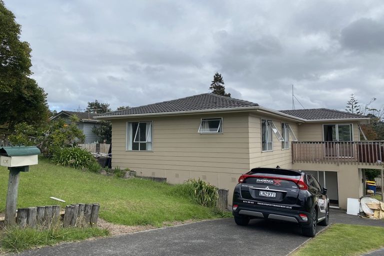 Photo of property in 18 Malmo Place, Massey, Auckland, 0614