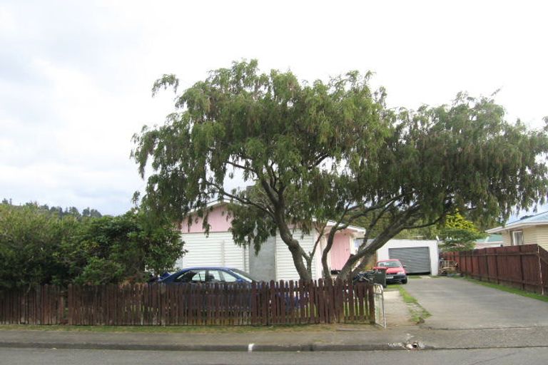 Photo of property in 17 Mountbatten Grove, Clouston Park, Upper Hutt, 5018