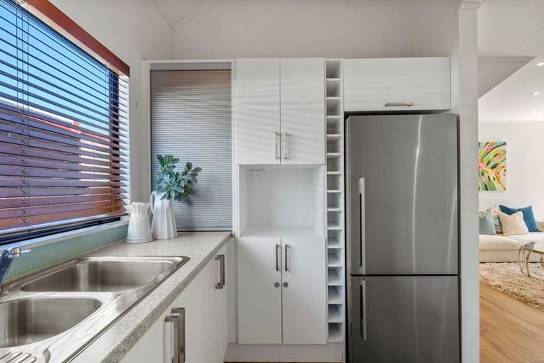 Photo of property in 154a Nile Road, Milford, Auckland, 0620