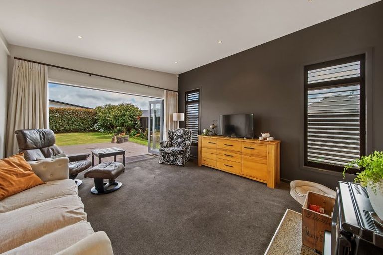 Photo of property in 9 Crown Close, Prebbleton, 7604