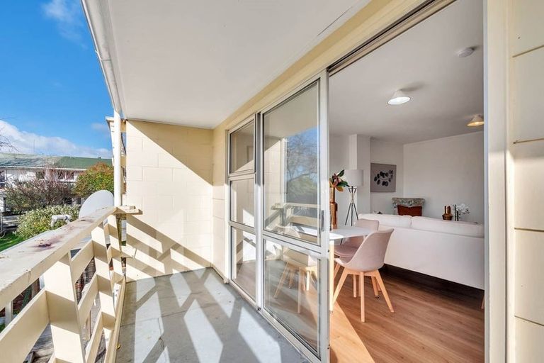 Photo of property in 2/19 Copley Street, New Lynn, Auckland, 0600