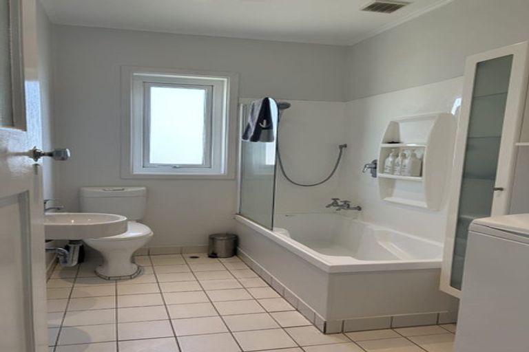 Photo of property in 75 Pirie Street, Mount Victoria, Wellington, 6011