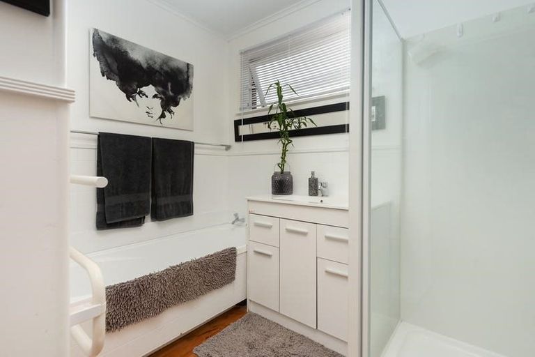 Photo of property in 130 Bellevue Road, Brookfield, Tauranga, 3110