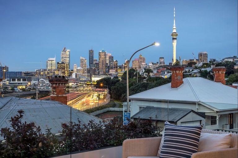 Photo of property in 8 Ring Terrace, Saint Marys Bay, Auckland, 1011