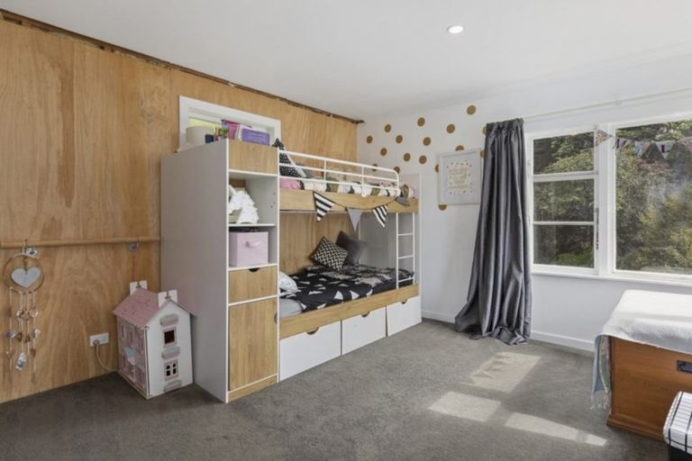 Photo of property in 13 Kopara Grove, Stokes Valley, Lower Hutt, 5019