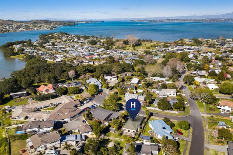 Photo of property in 1 Marina Way, Athenree, Katikati, 3177