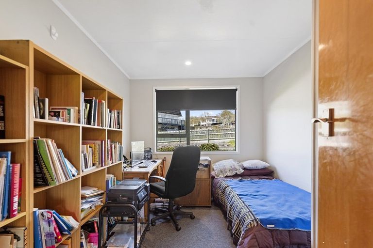 Photo of property in 16 La Salle Drive, Westown, New Plymouth, 4310