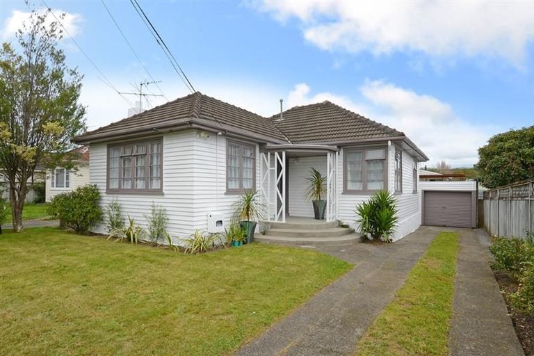 Photo of property in 6 Oak Street, Ebdentown, Upper Hutt, 5018
