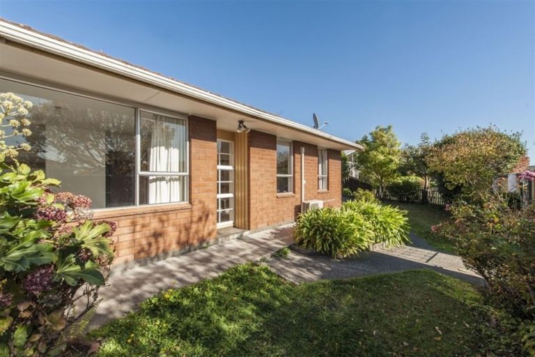 Photo of property in 2/3 Ansonby Street, Russley, Christchurch, 8042