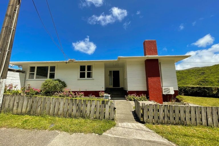 Photo of property in 15 Vancouver Street, Kingston, Wellington, 6021