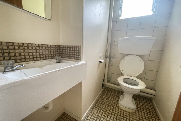 Photo of property in 15 Penning Road, Milford, Auckland, 0620