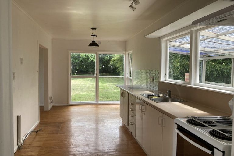 Photo of property in 41 Royal View Road, Te Atatu South, Auckland, 0610