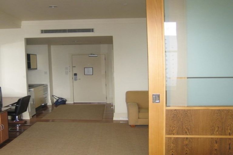 Photo of property in The Heritage Hotel Apartments, 650/35 Hobson Street, Auckland Central, Auckland, 1010