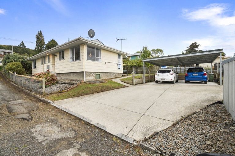 Photo of property in 12 Ruru Road, Taihape, 4720