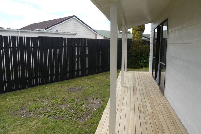 Photo of property in 33b Edgewater Parade, Waiuku, 2123