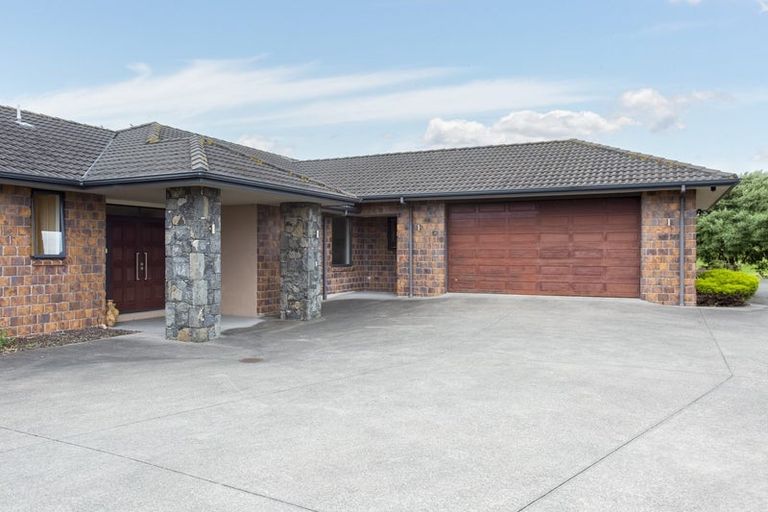 Photo of property in 38a Kaipara Lake Road, South Head, Helensville, 0874
