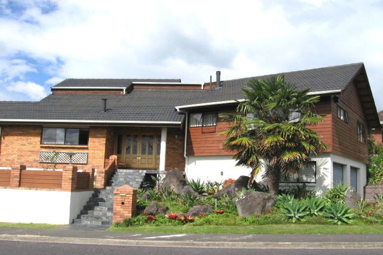 Photo of property in 21 Tarahanga Street, Northcote, Auckland, 0627
