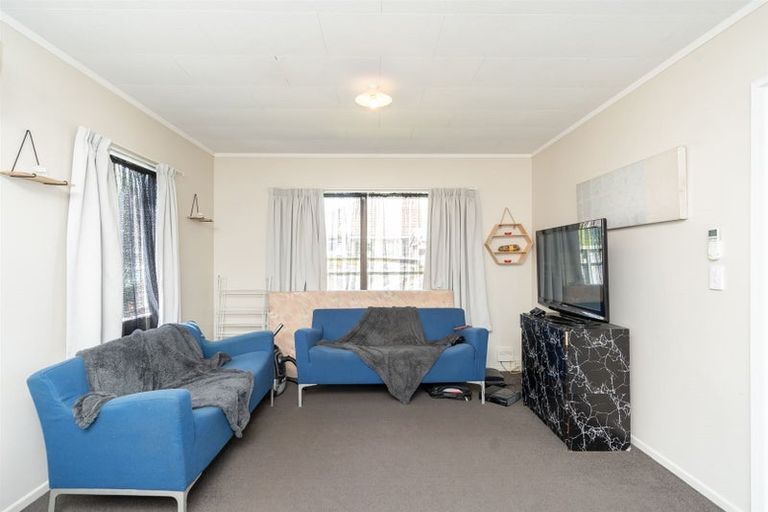 Photo of property in 25b Ross Crescent, Fairfield, Hamilton, 3214