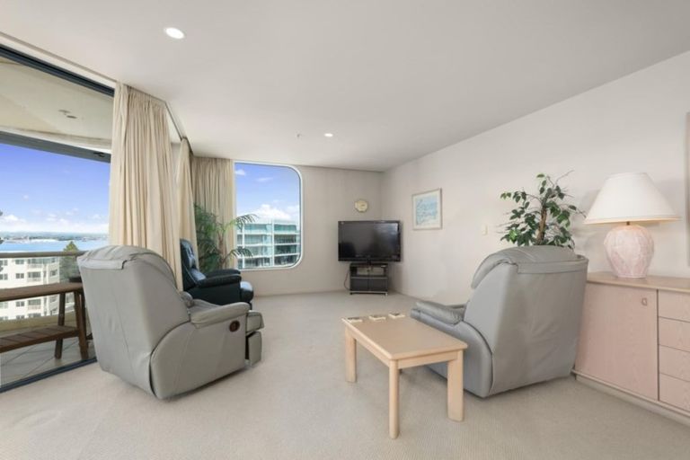 Photo of property in Oceanside Tower 1, 9/2d Maunganui Road, Mount Maunganui, 3116