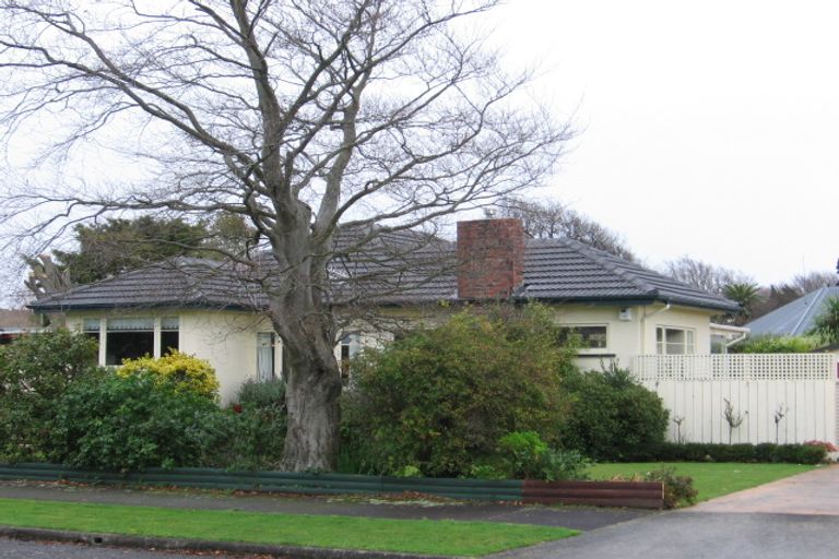 Photo of property in 14 Hughes Avenue, Hokowhitu, Palmerston North, 4410