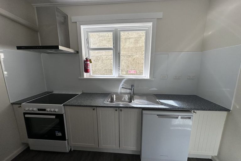 Photo of property in 3/20 Saint Michaels Crescent, Kelburn, Wellington, 6012