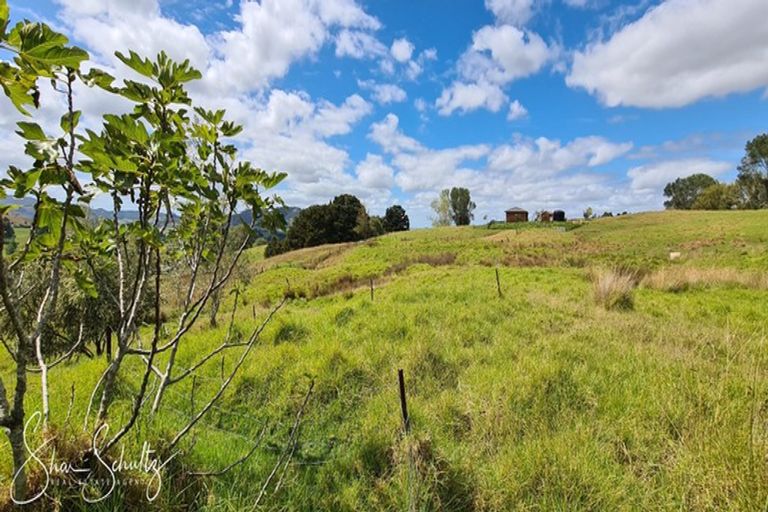 Photo of property in 105 Gorge Road, Maungaturoto, 0520