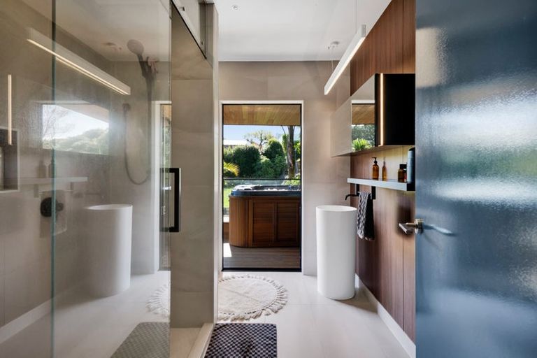 Photo of property in 12a Baring Terrace, Strandon, New Plymouth, 4312