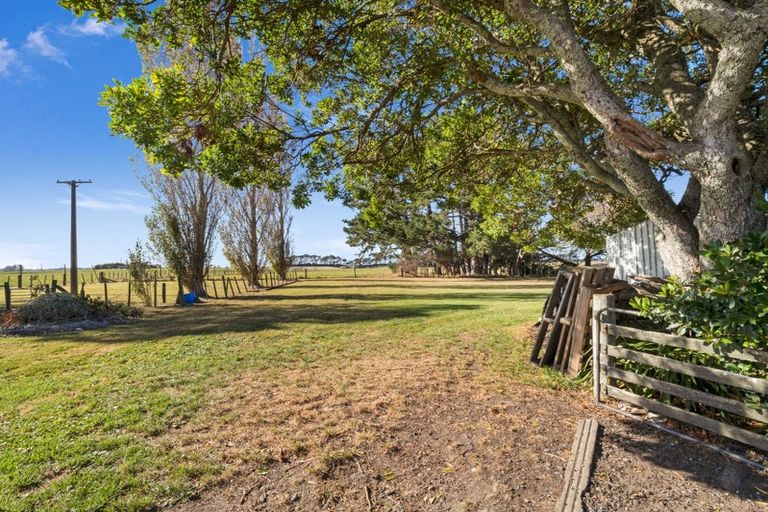 Photo of property in 2828 State Highway 1, Sanson, Palmerston North, 4479