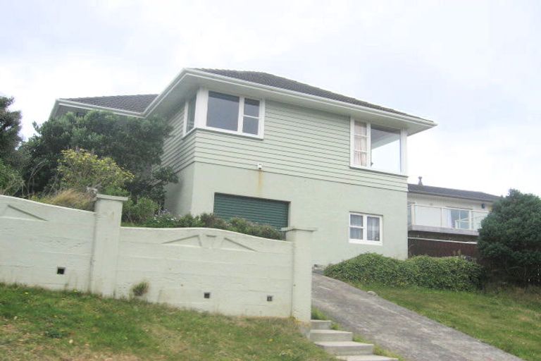 Photo of property in 102 Dowse Drive, Maungaraki, Lower Hutt, 5010