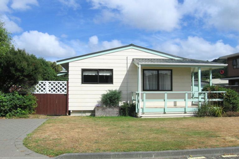 Photo of property in 3 California Drive, Totara Park, Upper Hutt, 5018