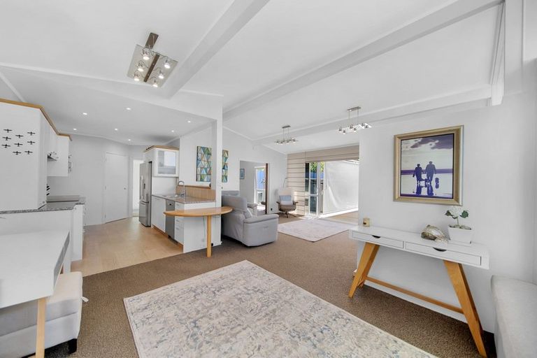 Photo of property in 20 The Anchorage, Sunnyhills, Auckland, 2010