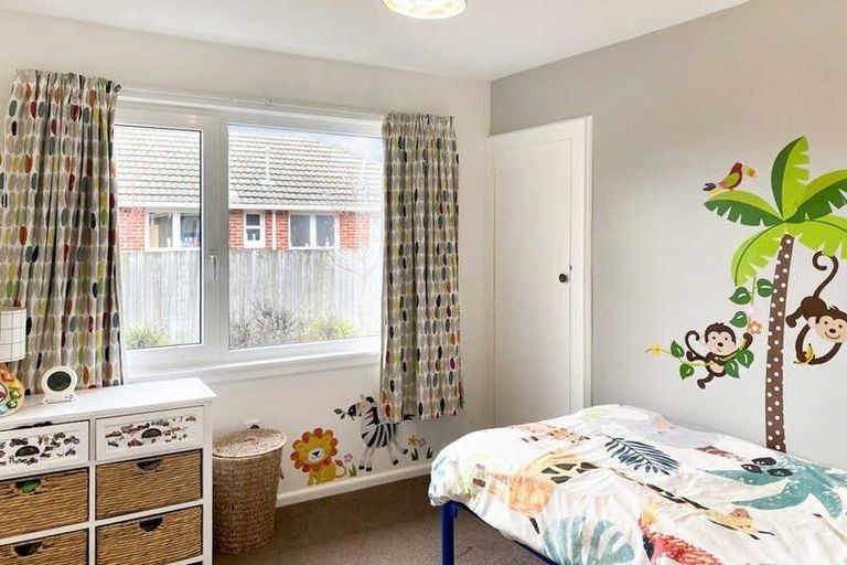 Photo of property in 92 Kendal Avenue, Burnside, Christchurch, 8053